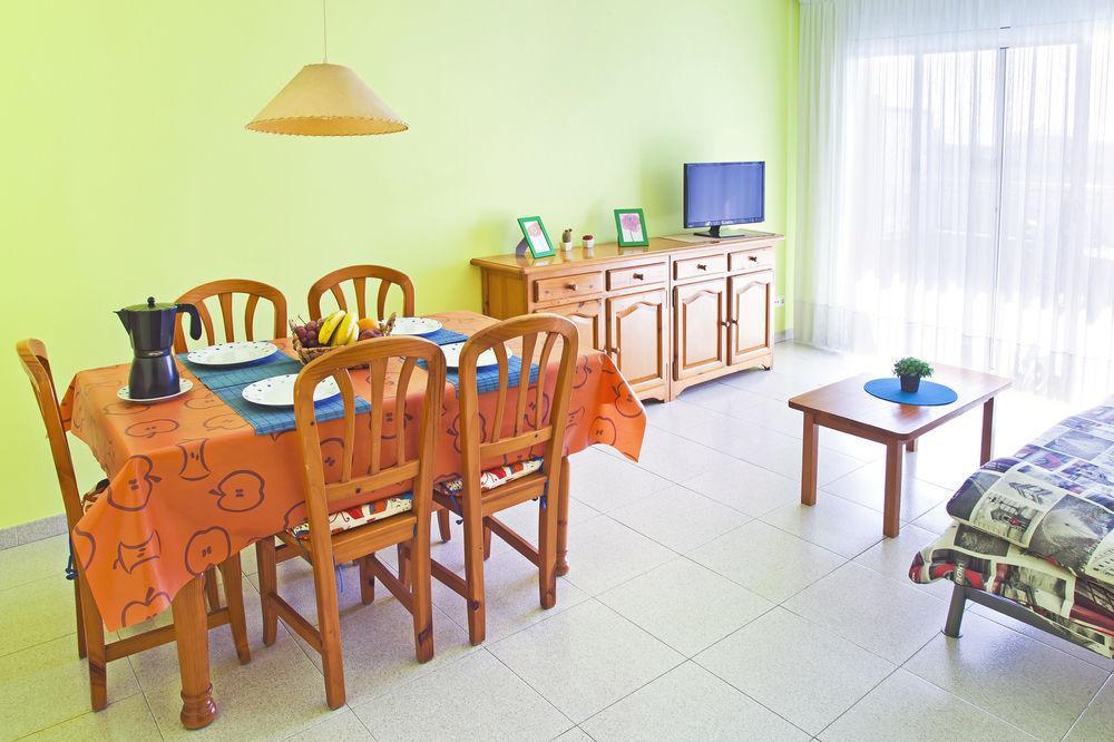 Rvhotels Apartamentos Ses Illes Blanes Ngoại thất bức ảnh